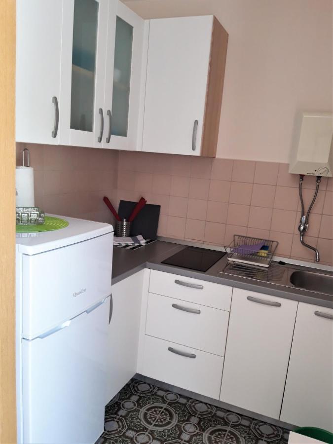 Apartments Marta Рогозница Экстерьер фото